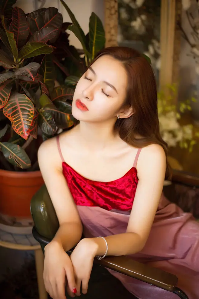 迪庆广州高端商务伴游晓雯