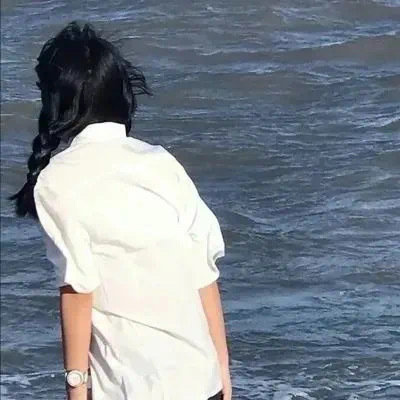 迪庆伴游女生武映颖的资料