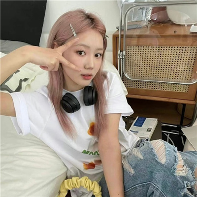 迪庆伴游女生左惜筠的资料