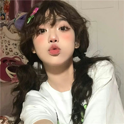 迪庆伴游女生卞寄蕾的资料